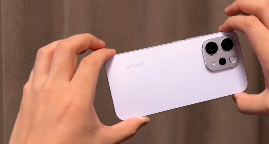 Vivo V70 latest smartphone with 50MP camera