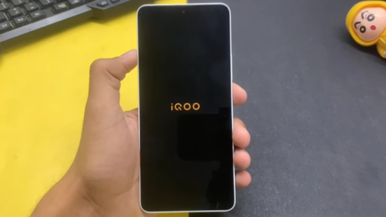 iQOO Z11x 5G Smartphone Full Design and First Look