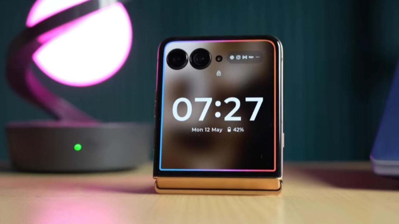 Motorola Razr 70 stylish foldable phone with large external display 2026