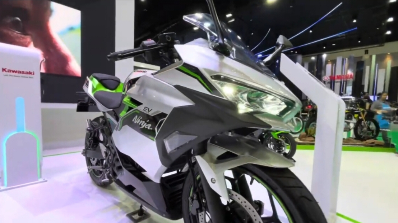 Kawasaki-Ninja-Electric-Sporty-Look-Front-View
