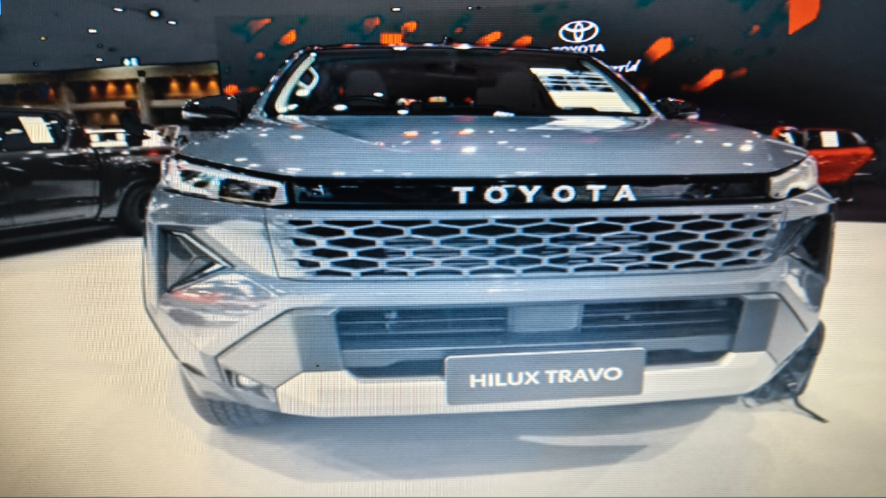 next gen toyota fortuner updates का फ्रंट लुक और हाइब्रिड इंजन