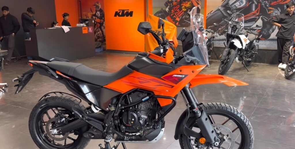 KTM 390 Duke और KTM Adventure 
